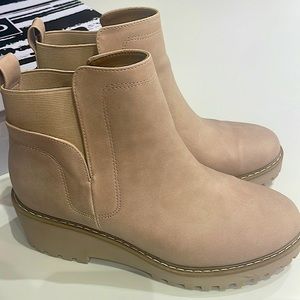 Dolce Vita Women’s boots